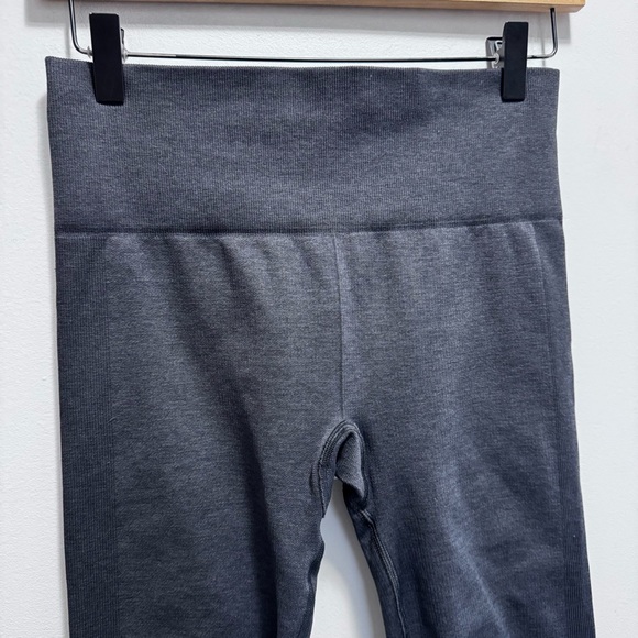 Lululemon Seamlessly Street Seamless Crop Legging Grey Black Size 6 - Picture 3 of 11